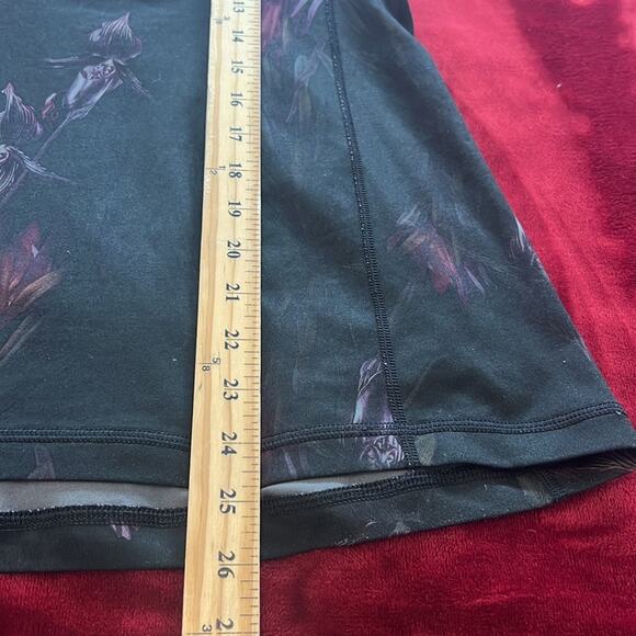 LULULEMON 6 Scoop Neck Tank MIDNIGHT IRIS Black Floral Top Racerback Size 6 - Picture 7 of 8